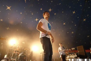 The LaFontaines feeding off the crowd, click the image for more photos.